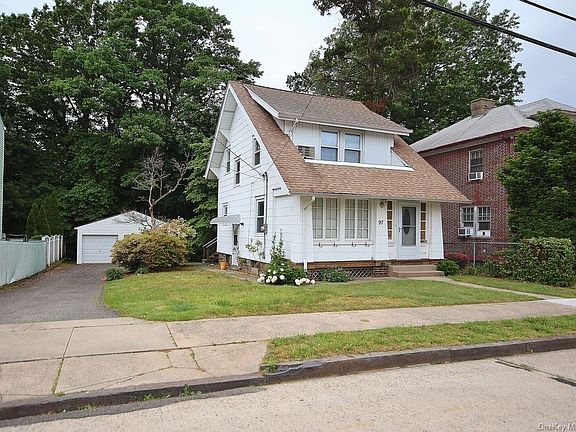 3rd image of 95 Manning Ave