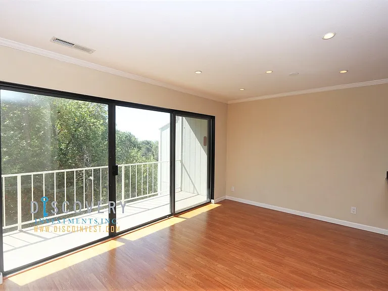 215 Samaria Ln — Photo 6