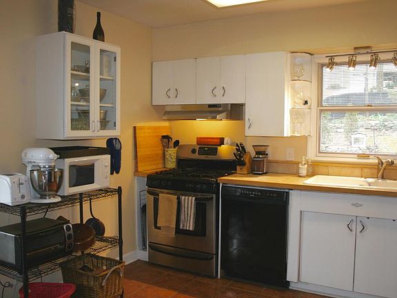 3rd image of 4019 Stillwood Dr