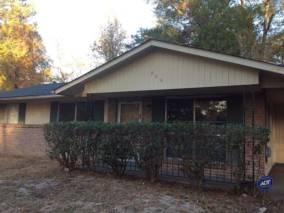 1st image of 906 Rosewood Dr
