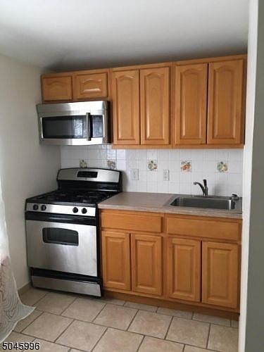 1st image of 561 Kingsland Ave