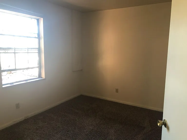 1360 Highland St #B — Photo 14