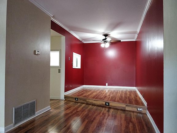 3rd image of 1925 Tall Oaks Dr #37