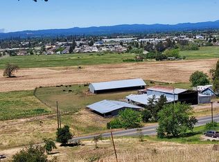 3825-3823 Petaluma Hill Rd, Santa Rosa, CA 95404