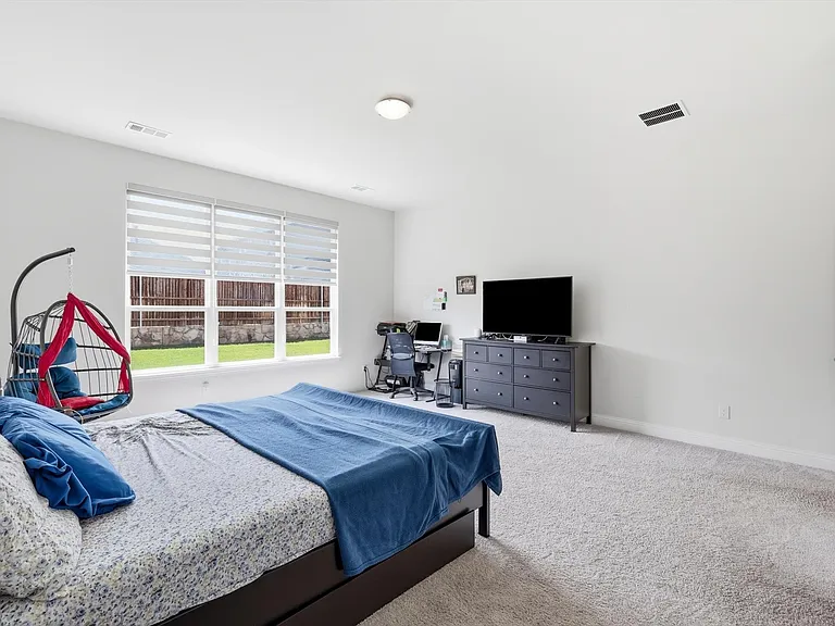 105 Portina Dr — Photo 12