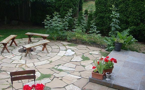 Backyard fire pit