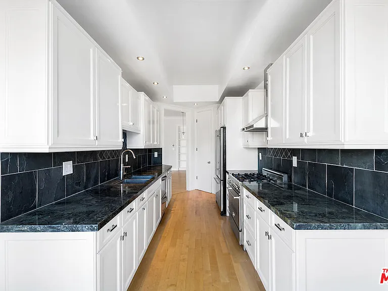 11628 Montana Ave #206 — Photo 18