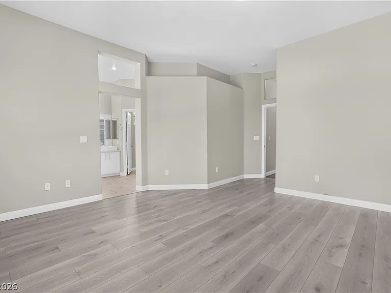 10137 Snow Crest Pl — Photo 16