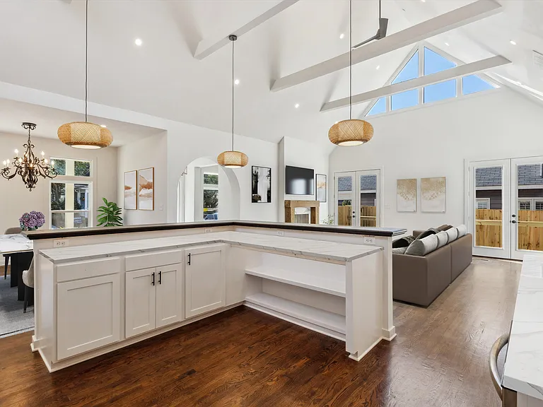 2060 Carr Ave — Photo 8