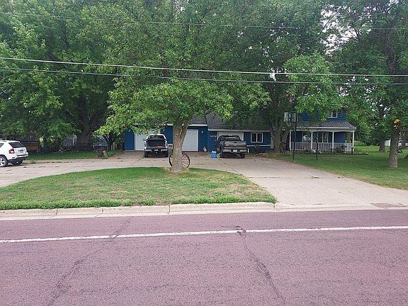 2nd image of 1202 Center St