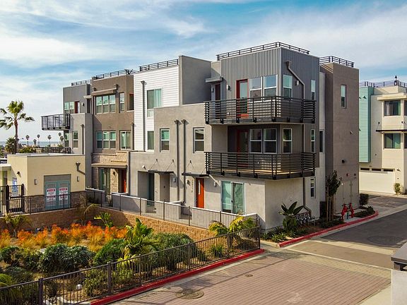 Great complex with a pool, energy efficient appliances and smart home features
