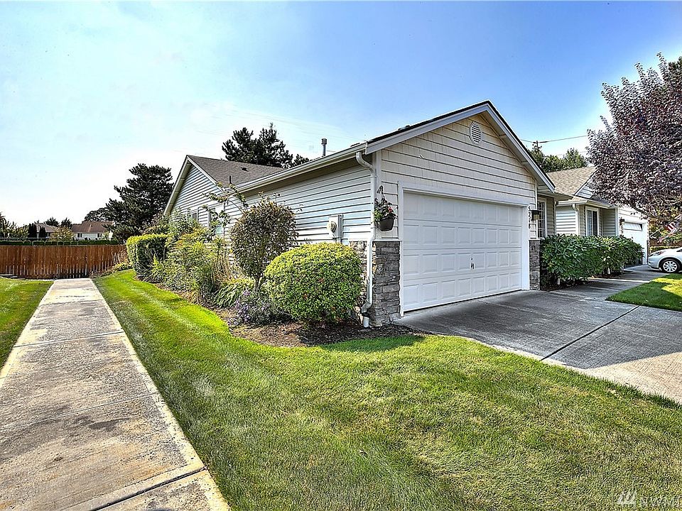One level open concept home offers 3 bedrooms, 1.75 baths and many upgrades. 
