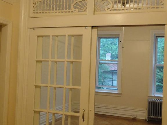 3rd image of 417 Stuyvesant Ave