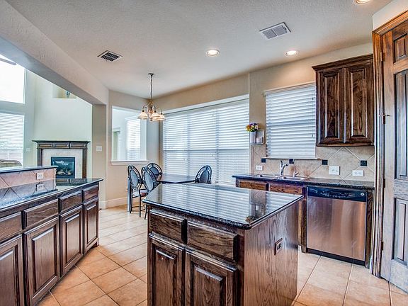 4th image of 1331 Valley Vista Dr