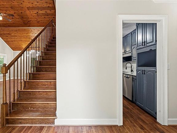 3rd image of 180 Waldrop Way