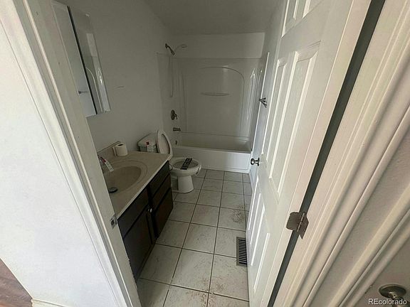 5th image of 823 7th Street