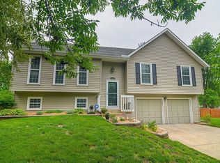 12921 S Arapaho Dr, Olathe, KS 66062