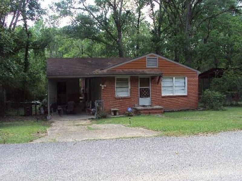 2nd image of 1203 Oak Lane Cir W