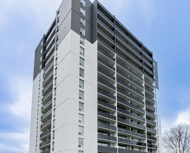 580 The East Mall — Photo 3