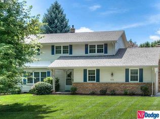 836 N 121st St, Omaha, NE 68154