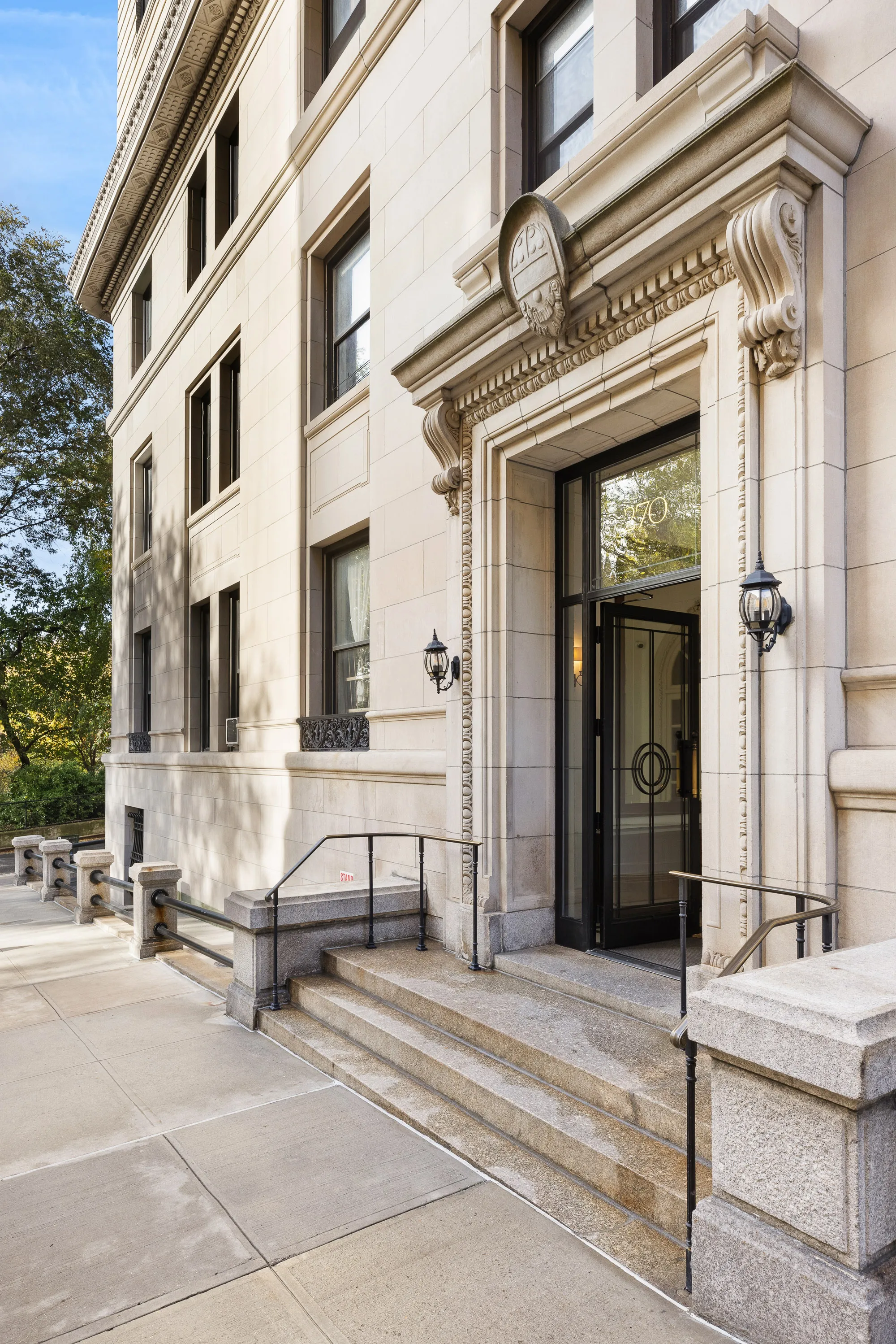 270 Riverside Drive #2C in Upper West Side, Manhattan | StreetEasy