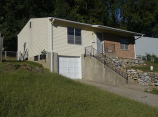 8591 North Ave, Saint Louis, MO 63114