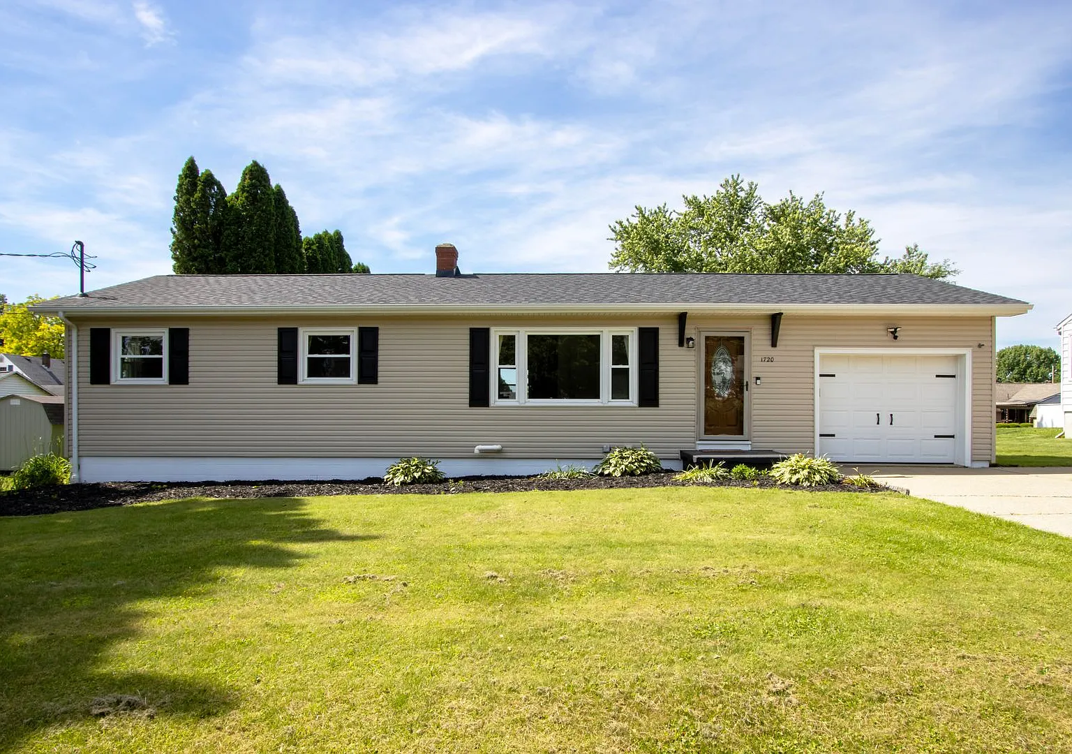 Three bedroom home — Photo 1