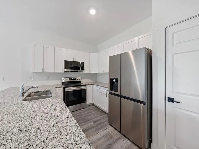 1025 Meadow Rd — Photo 22
