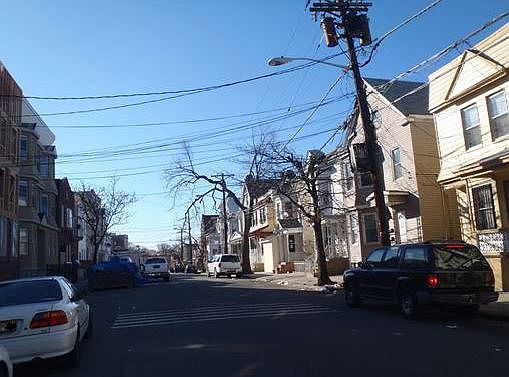 2nd image of 146 Parker St