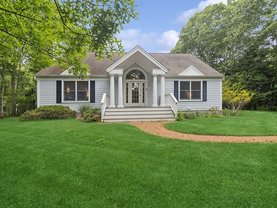 53 Woodruff Ln