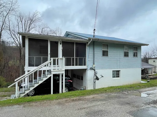 5094 Doss Hill Rd, Barboursville, WV 25504