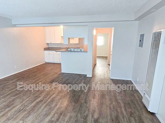 3rd image of 974 Ashland Ave APT 2
