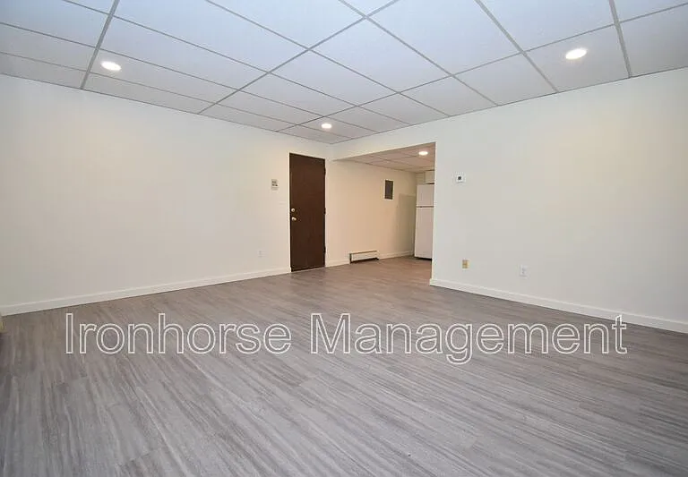 805 W Villard St #1 — Photo 4