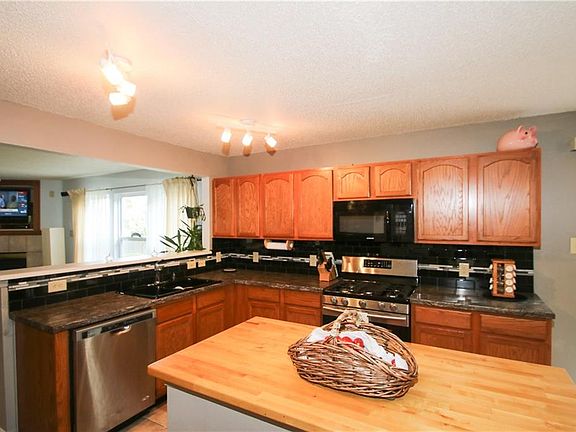 4th image of 10168 Clear Creek Cir