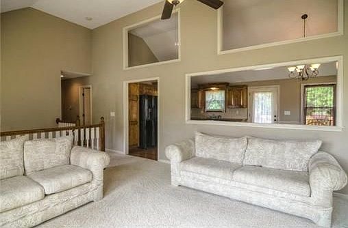 3rd image of 14066 Drury Ct