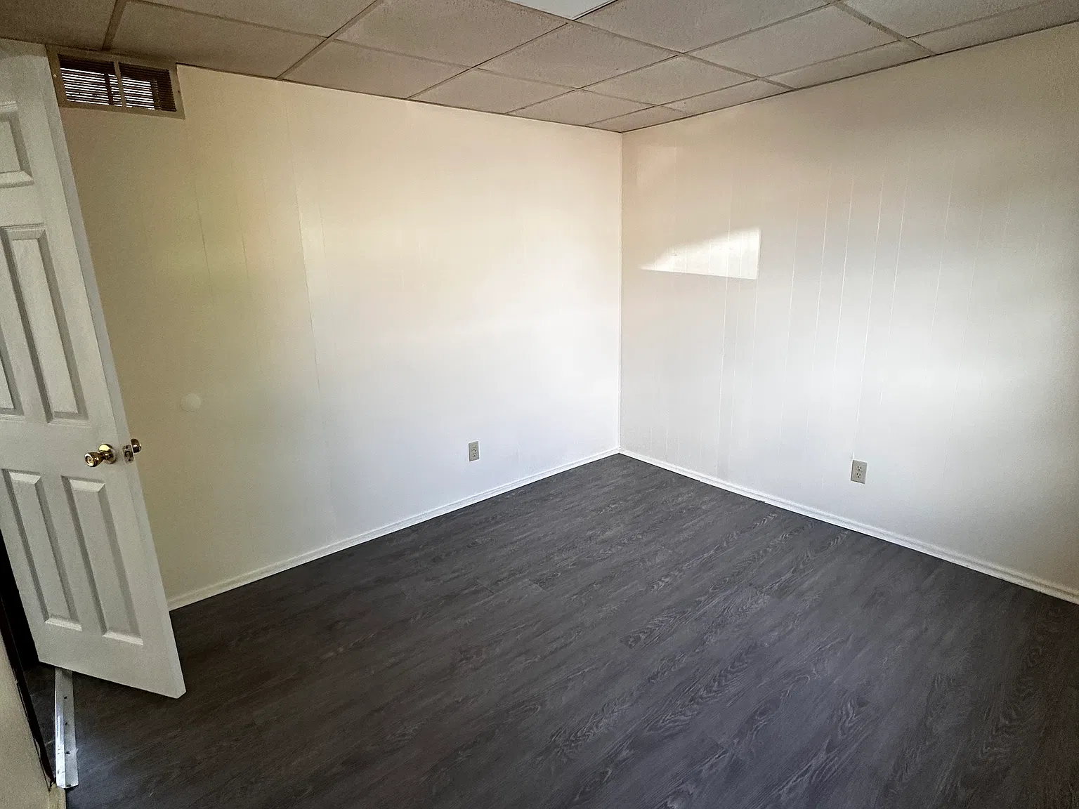 2 bed, $1,300 — Photo 3