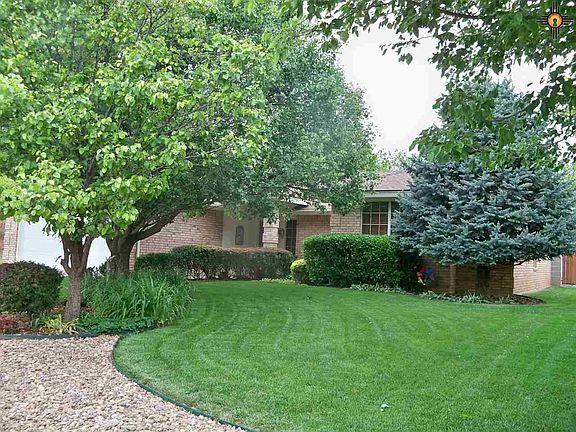 4th image of 204 Rosewood Dr