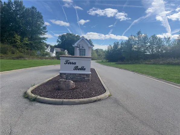 Terra Bella Dr, Youngstown, OH 44505