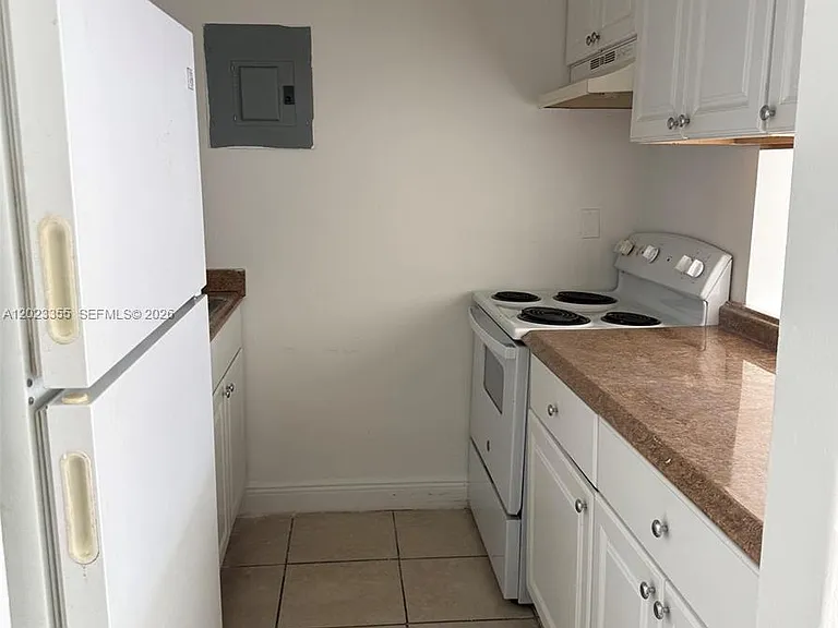 4495 NW 9th St #105 — Photo 2