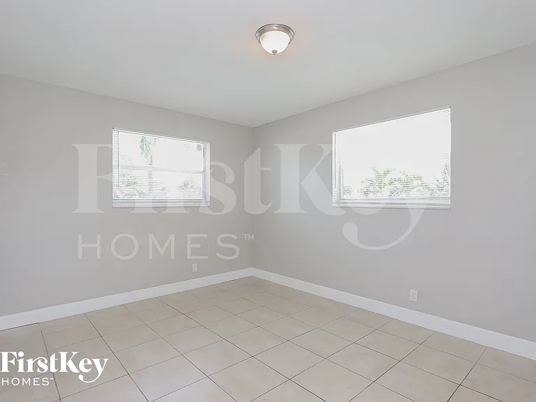 4900 NW 3rd Ave — Photo 8