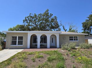 10916 Village Green Ave, Seminole, FL 33772