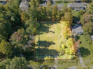 76 McArthur Dr, Penetanguishene, ON L9M 1W9