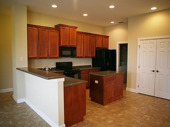 2nd image of 1846 Richmond Way