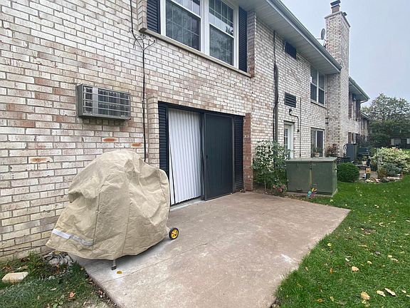 2nd image of 829 Old Settlers Trl APT 2