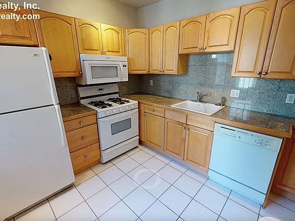 4th image of 2001 Commonwealth Ave APT 25