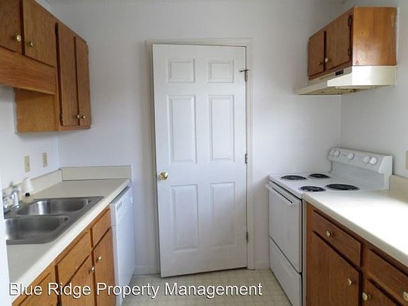 4th image of 1304 Holyoke St APT 4