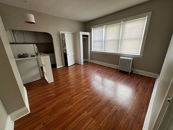 3rd image of 571 E Rich St #5