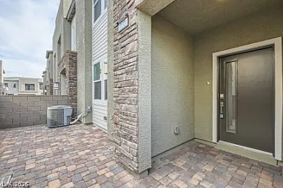 232 Oliver Peak Ave — Photo 1