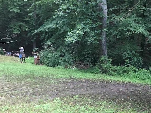 4th image of 240 Red Pole Hollow Dr
