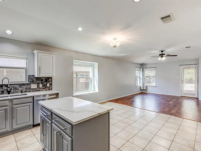 309 Riverine Way — Photo 7